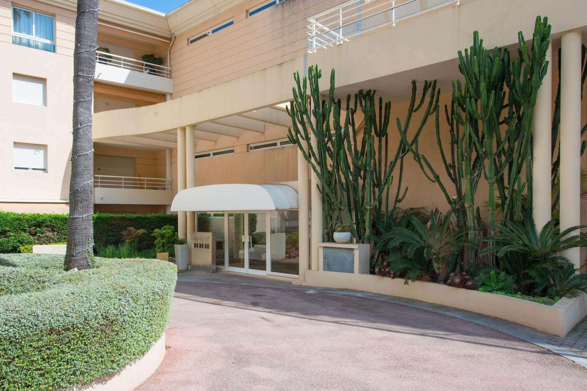Beausejour - Splendide 2 Pieces - Piscine - Parking - Vue Beausoleil